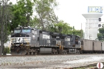 NS 9268 leads train 847 past the signals at Aycock